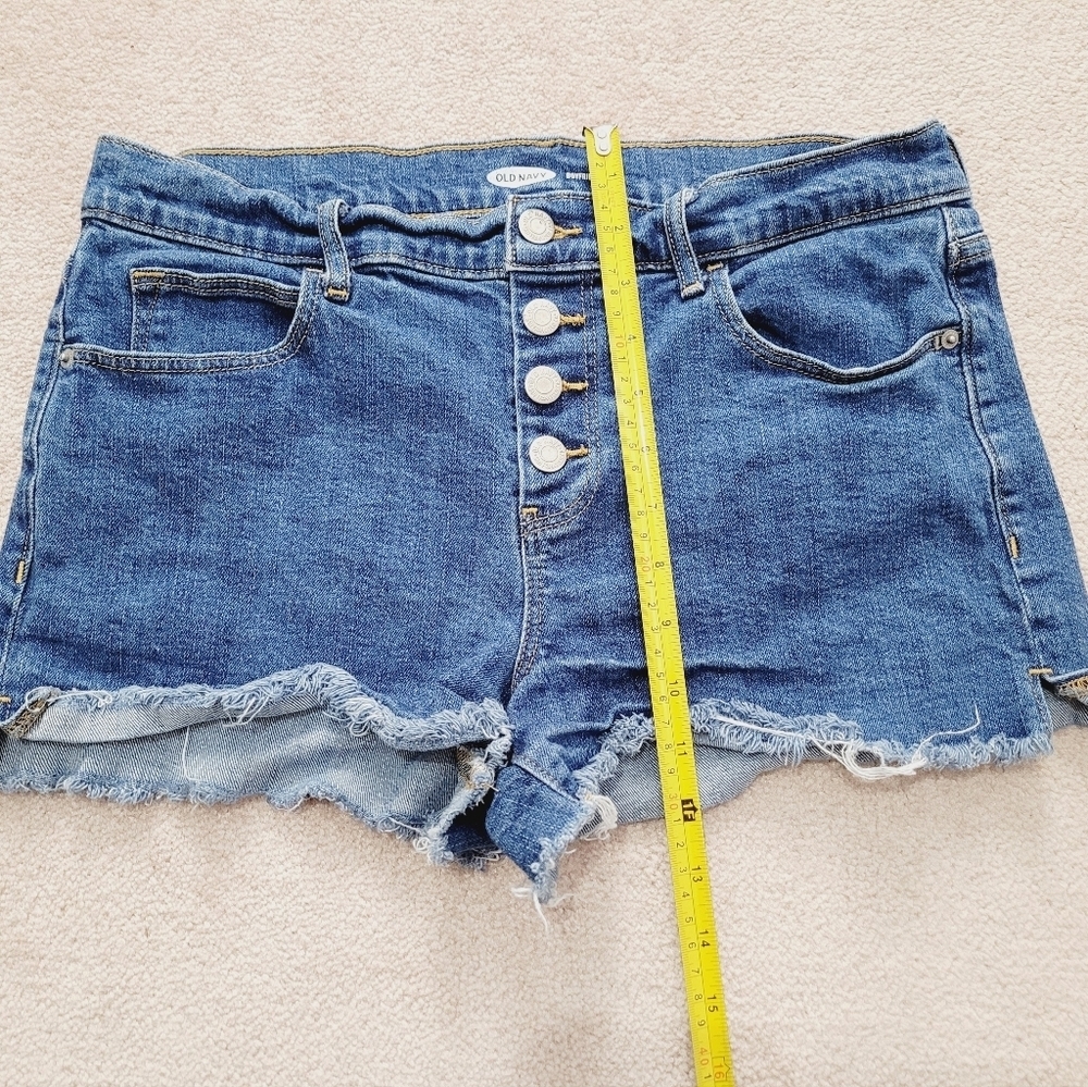 Old Navy Boyfriend Denim Cut Off Shorts Womans Size 8 Blue Jean Button Fly - Picture 5 of 10
